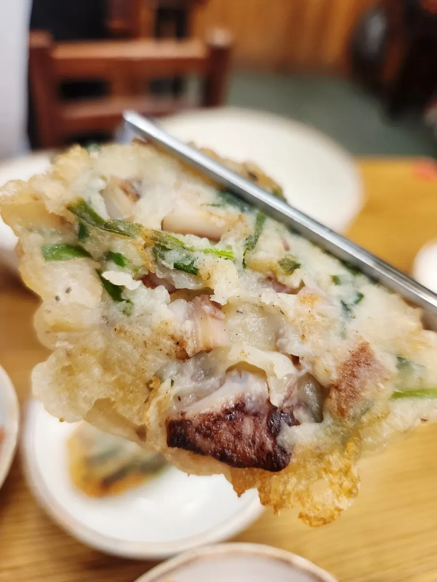 기본 반찬으로 나온 오징어전