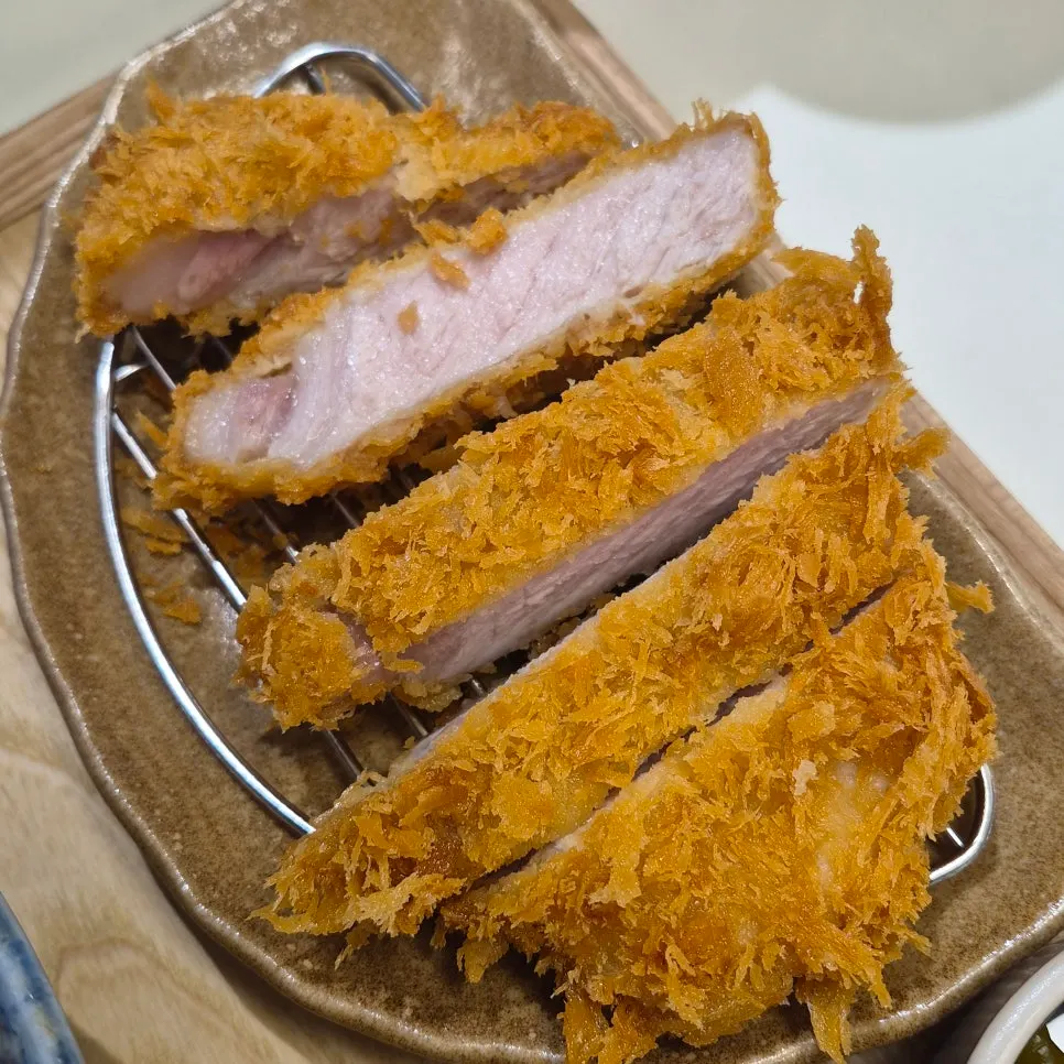 약 2.2cm 두께의 숙성 등심카츠
