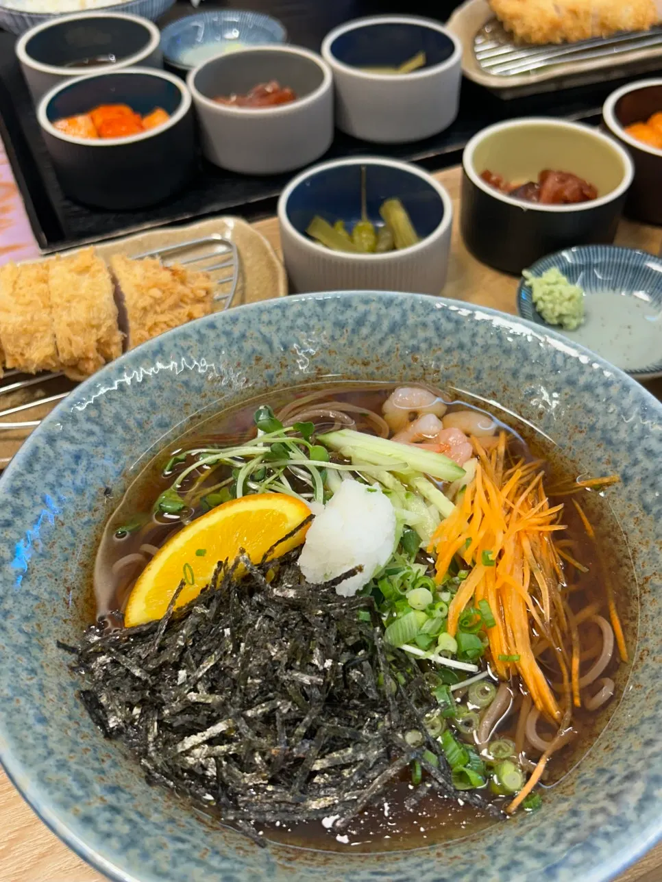 A whole cutlet served with the cold soba set