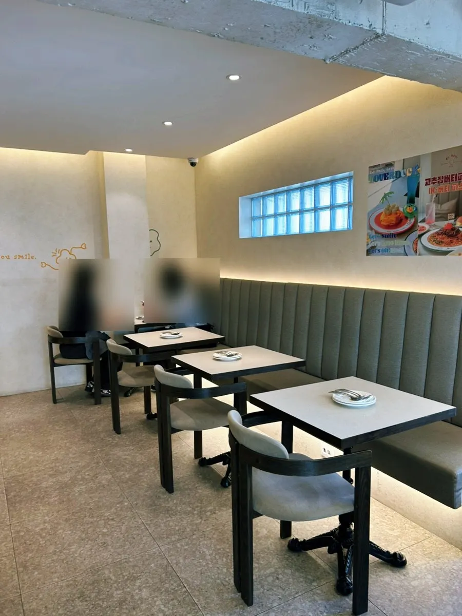 The self-bar corner at Omil Hongdae