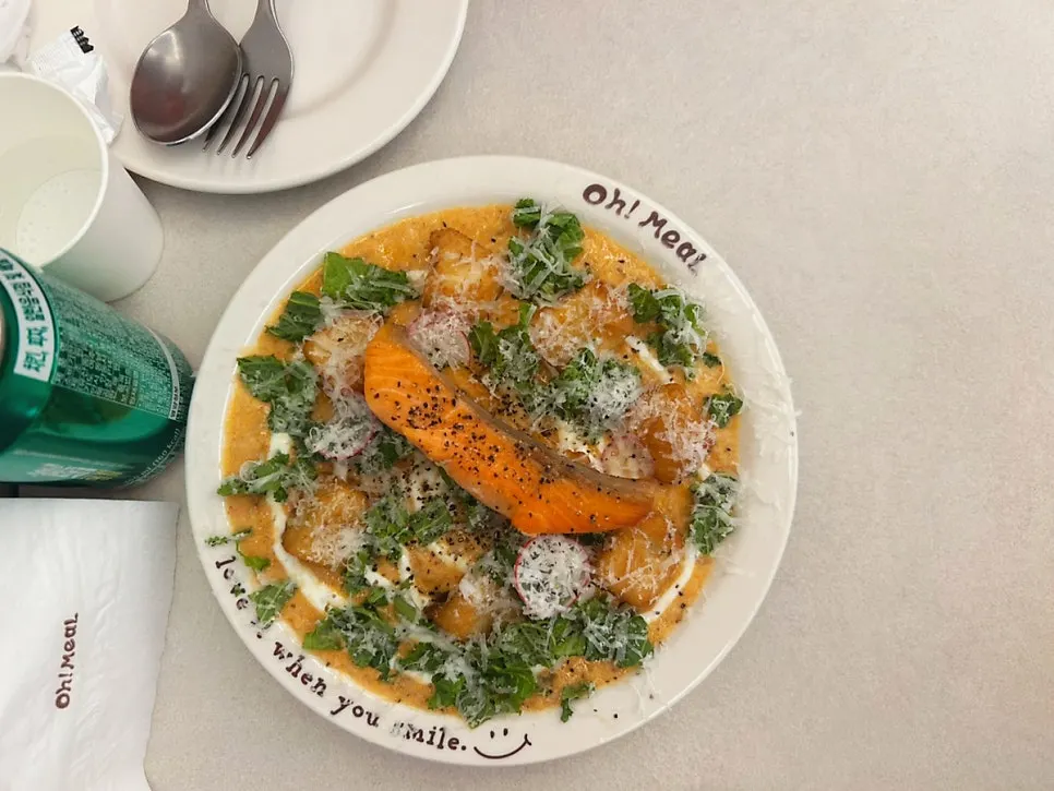 A plate of salmon gnocchi at Omil Hongdae