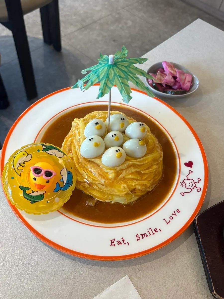 Quail-egg chicken decoration on the omurice