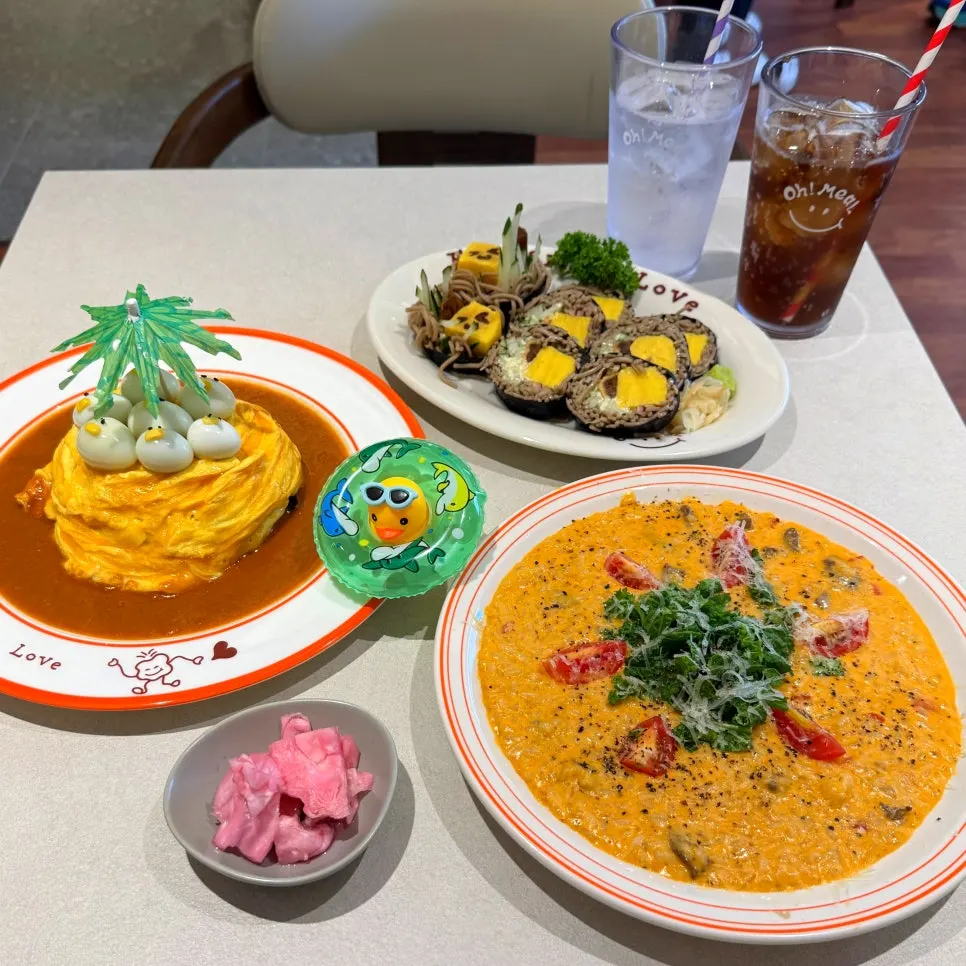 커플세트로 차려진 오밀 혜화점 테이블