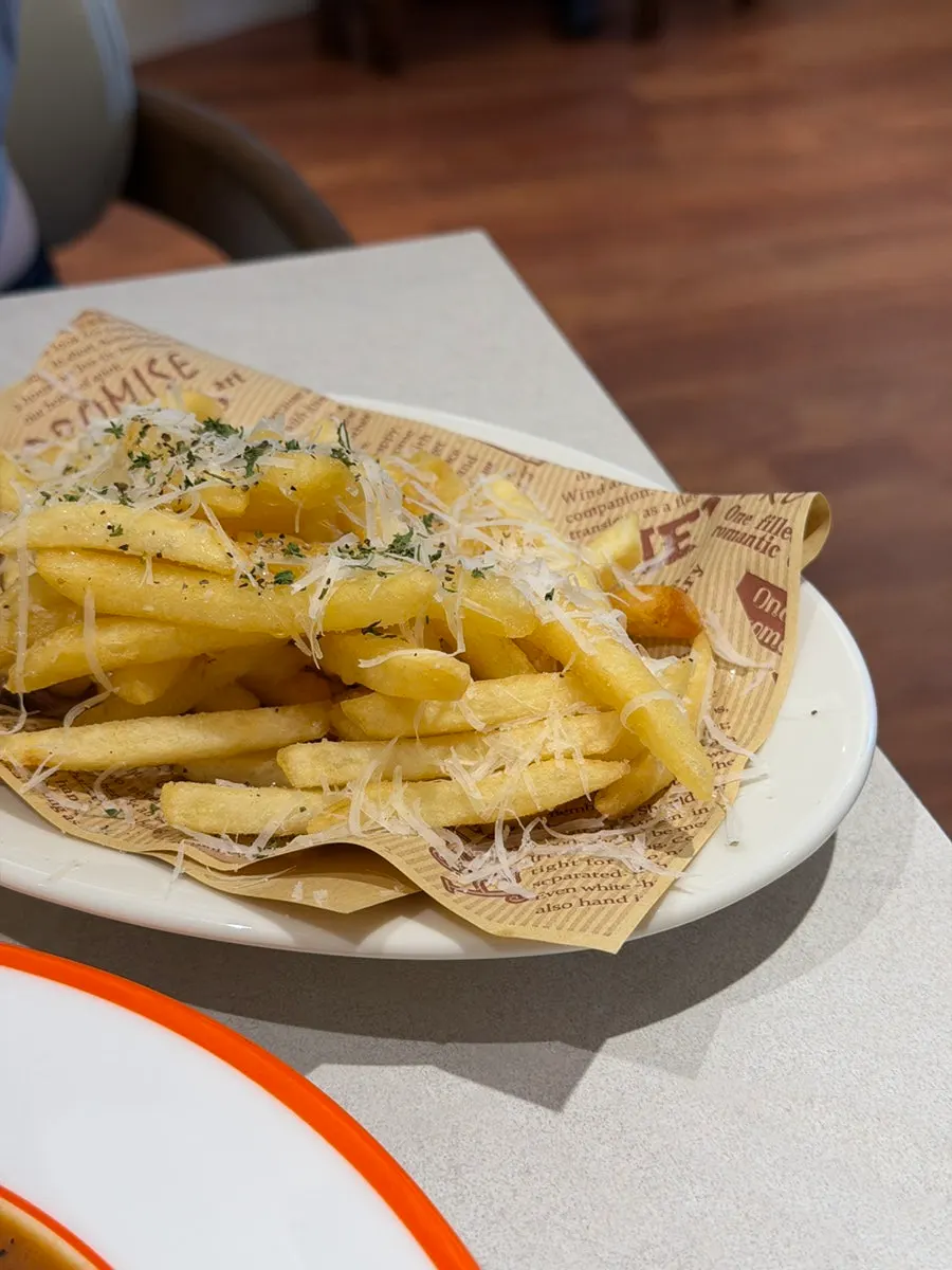 Crispy fried truffle fries