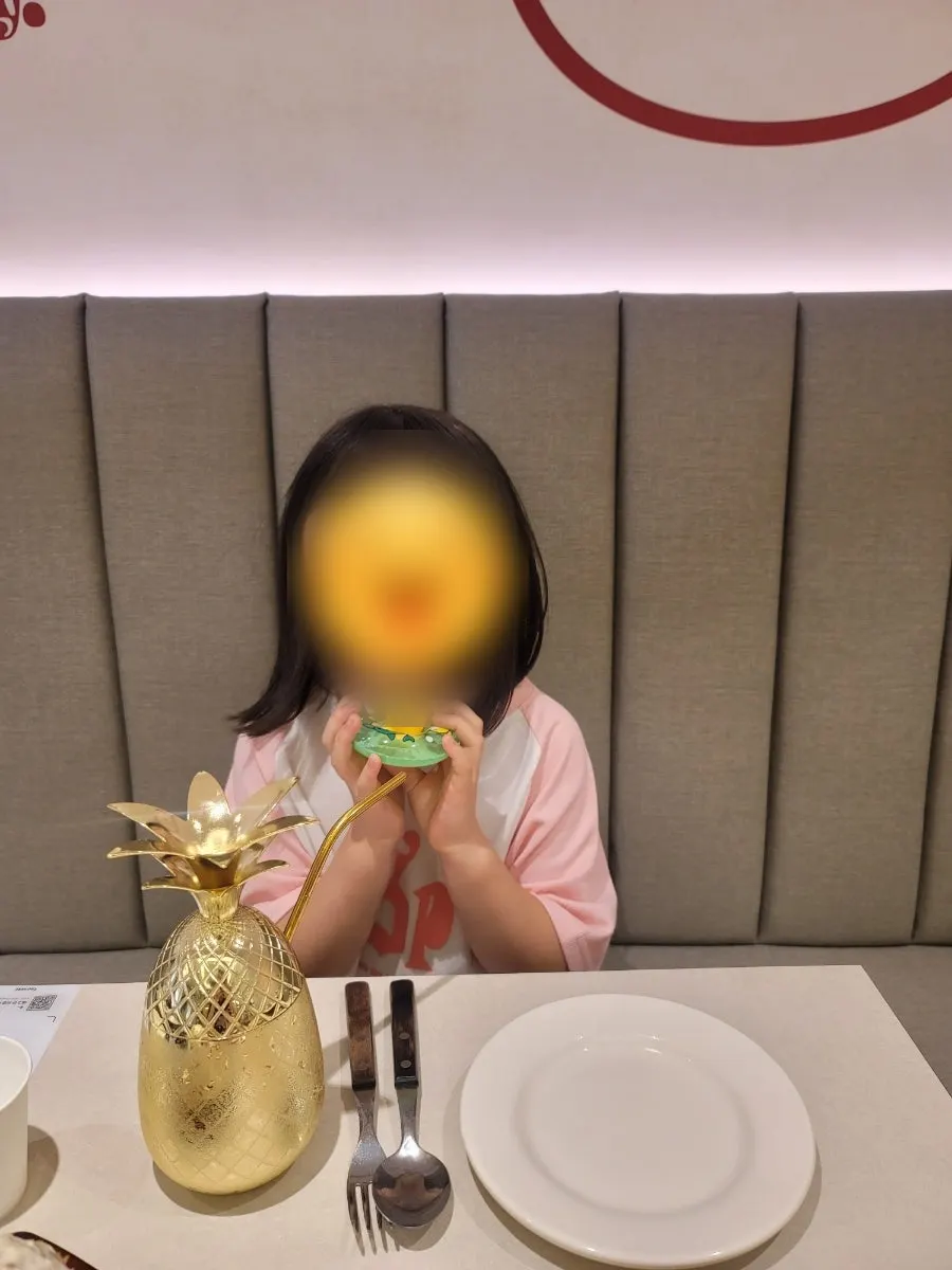 포슬포슬한 오므라이스와 러버덕 장식