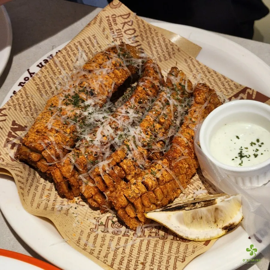 파다노 치즈를 올린 크런치 옥수수 튀김