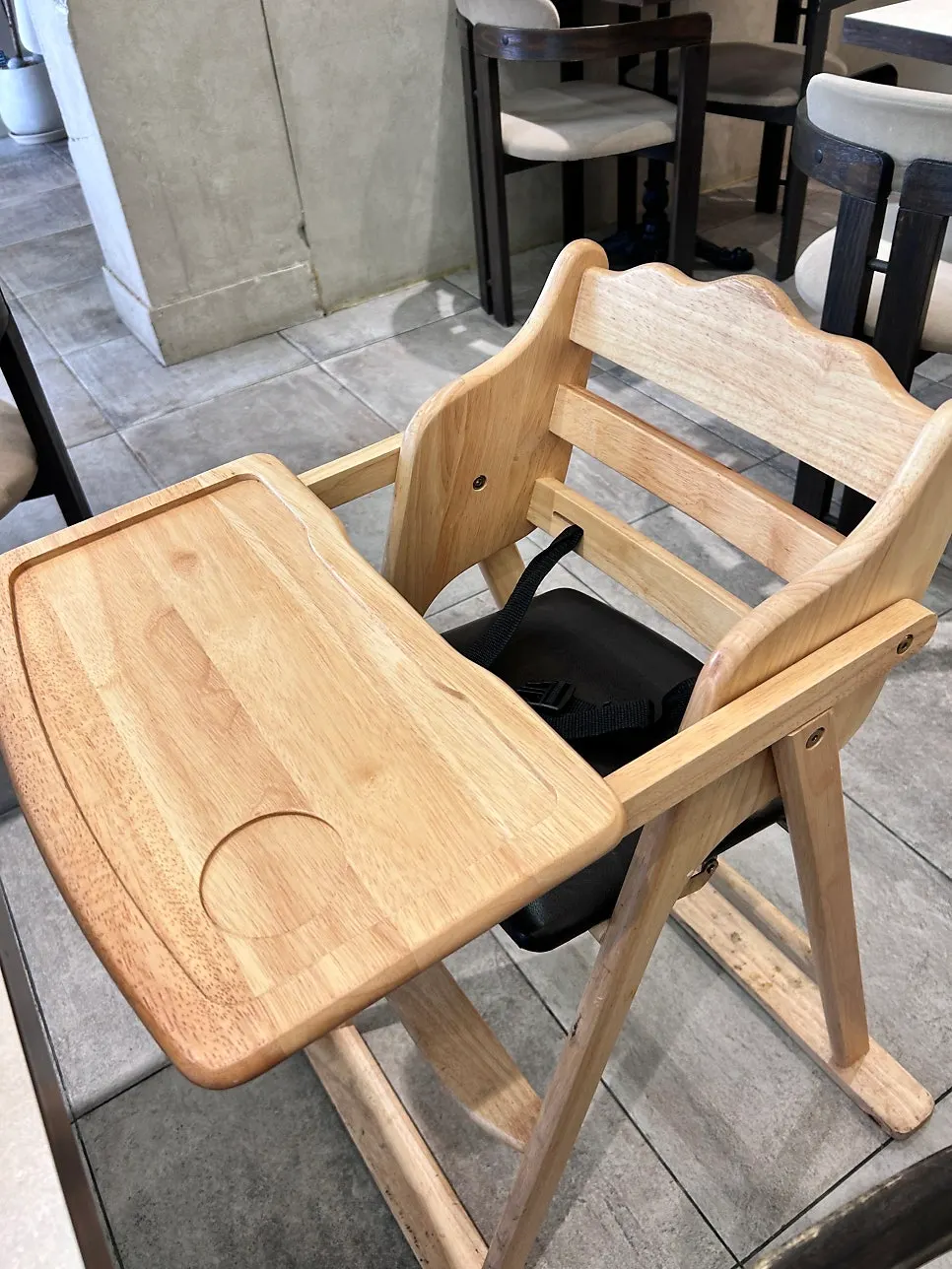오밀 성수 매장 좌석 분위기