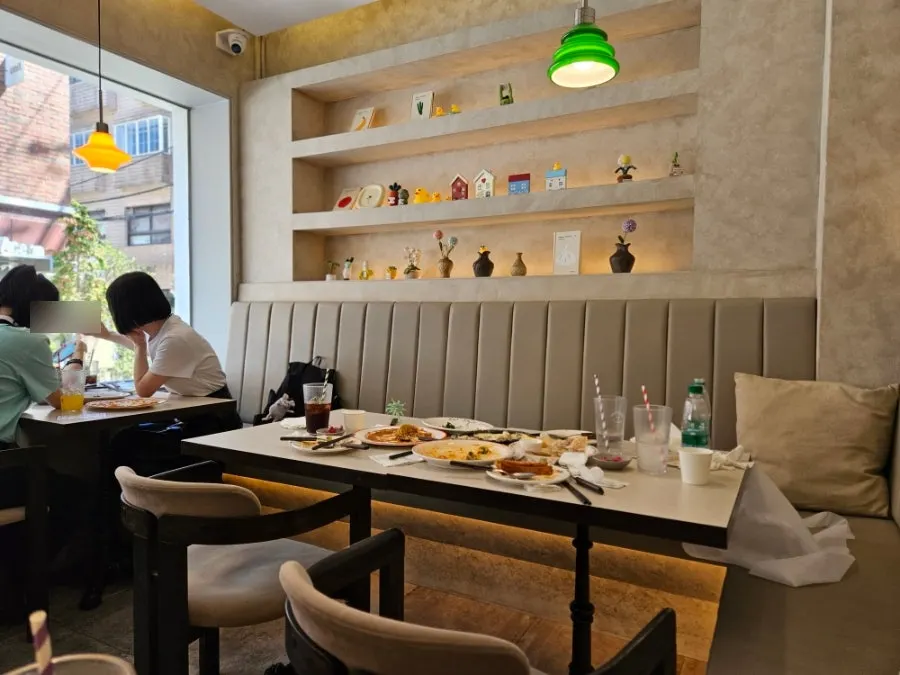 오밀 성수 매장 분위기