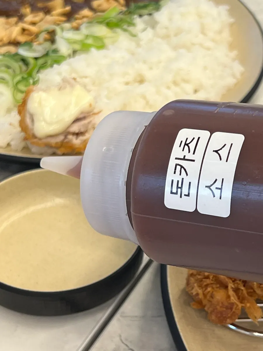 Tenderloin katsu with a small amount of sauce added