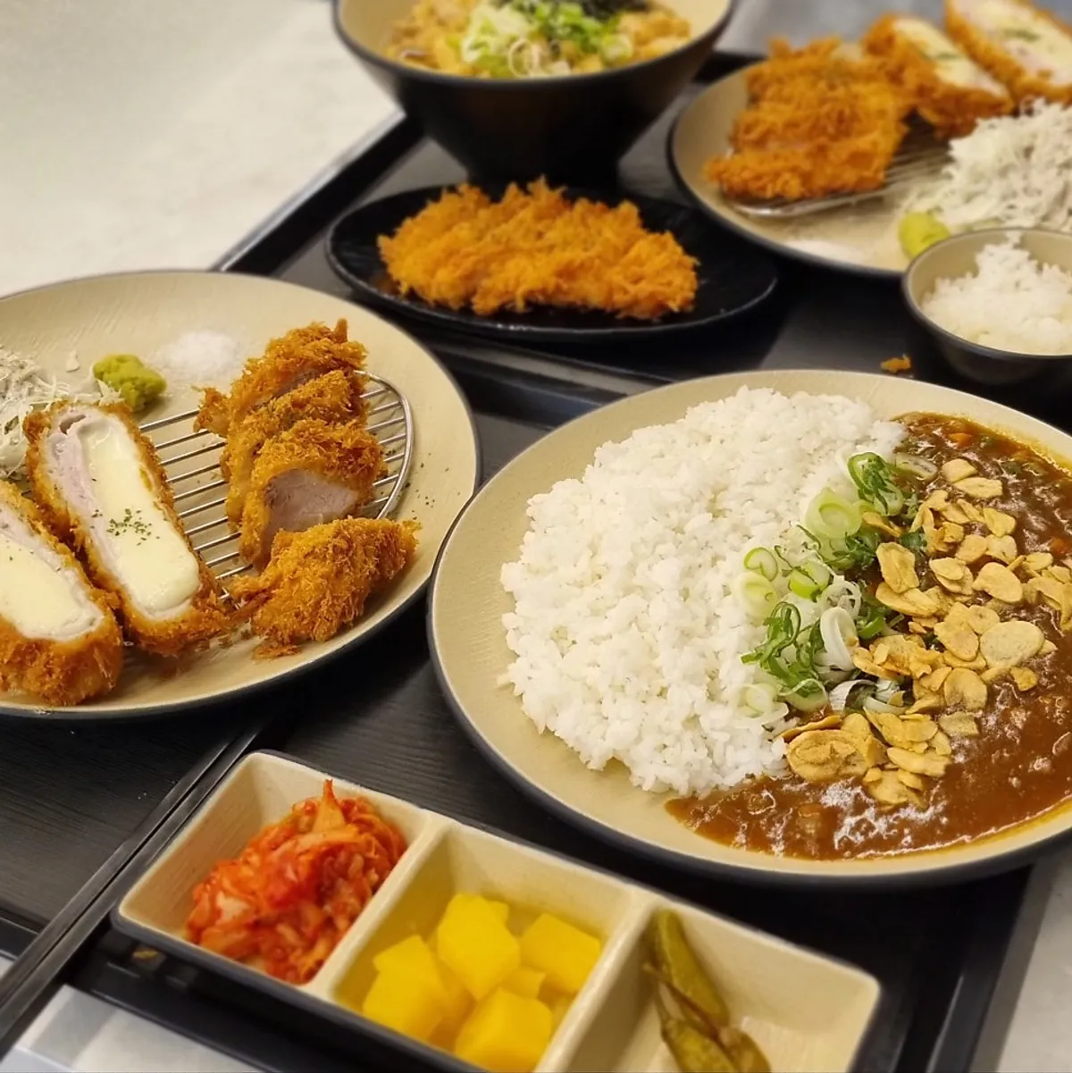 오미카츠 돈카츠 상차림