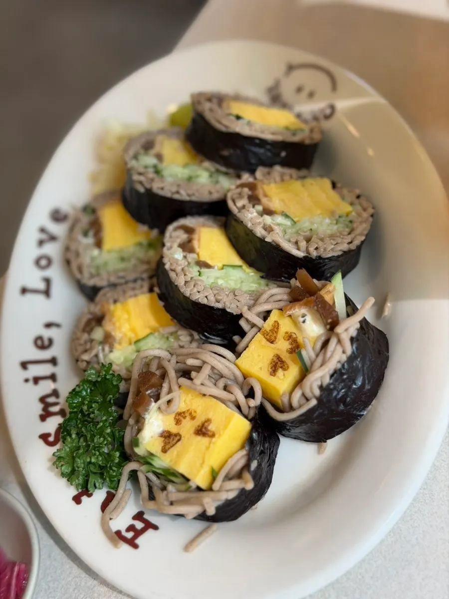 오밀 홍대 메밀 소바 마끼 한 접시