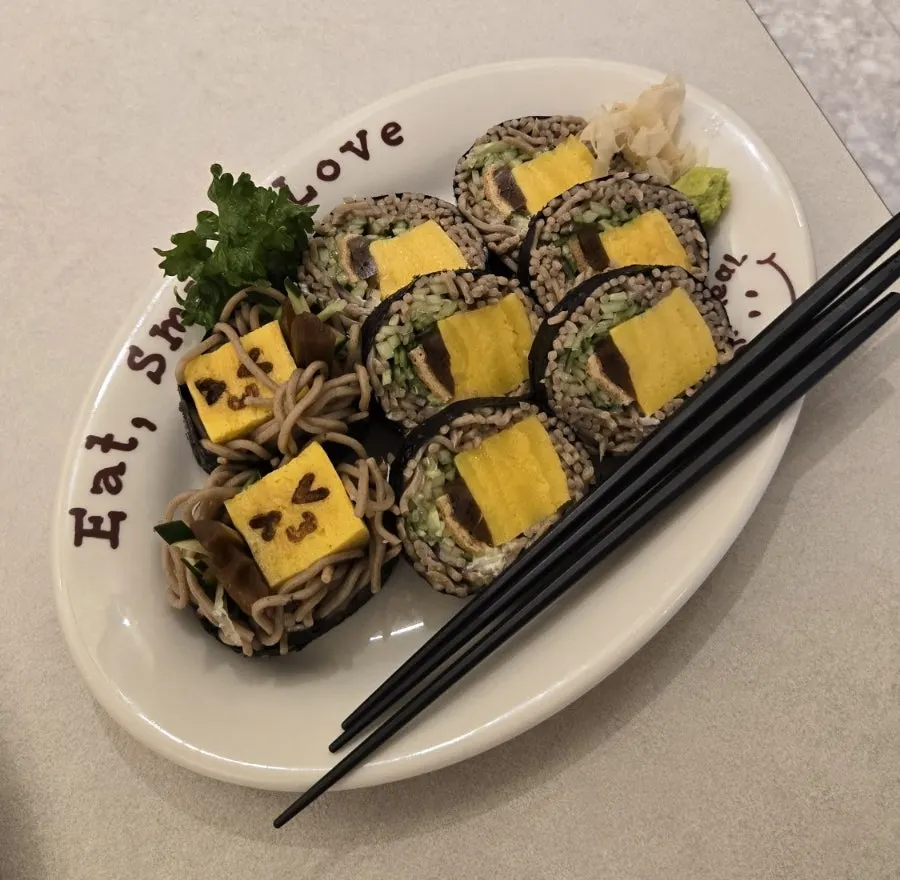 오밀 메밀소바마끼 한 접시