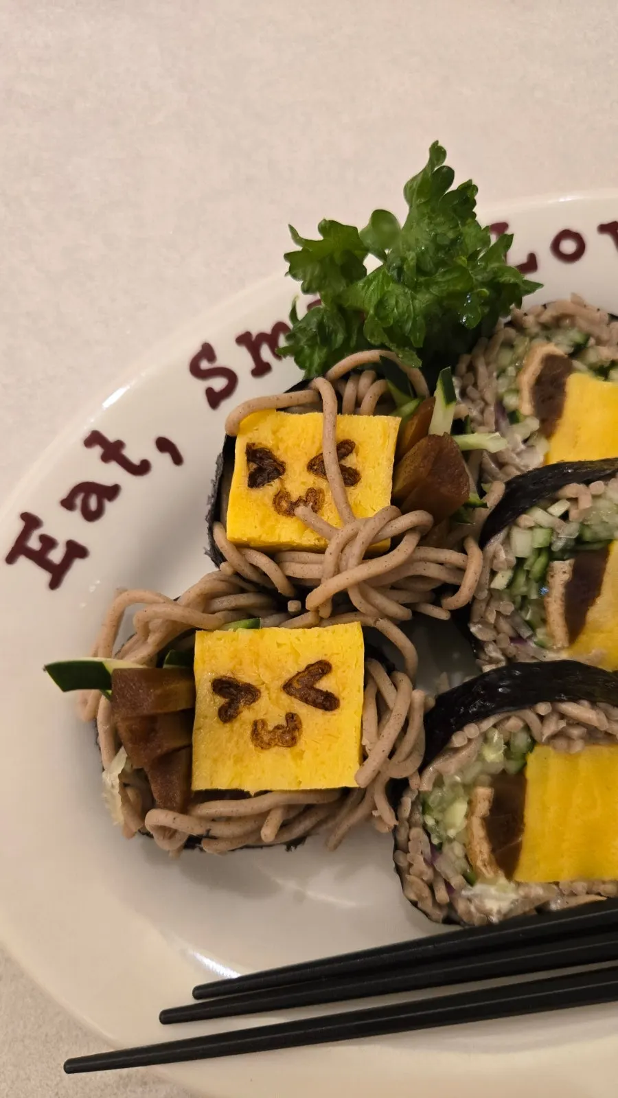 메밀면으로 만든 메밀 김밥 단면