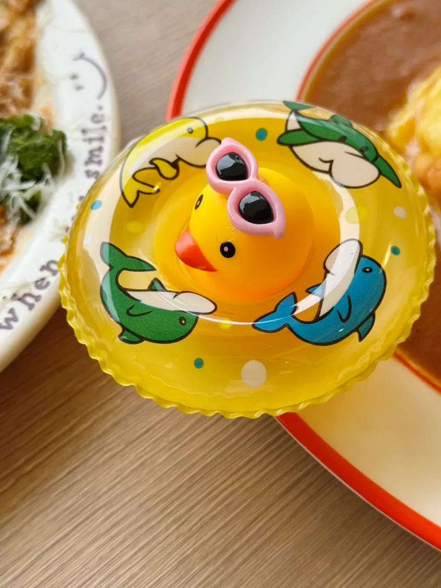 Cross-section of the ketchup fried rice inside the omurice