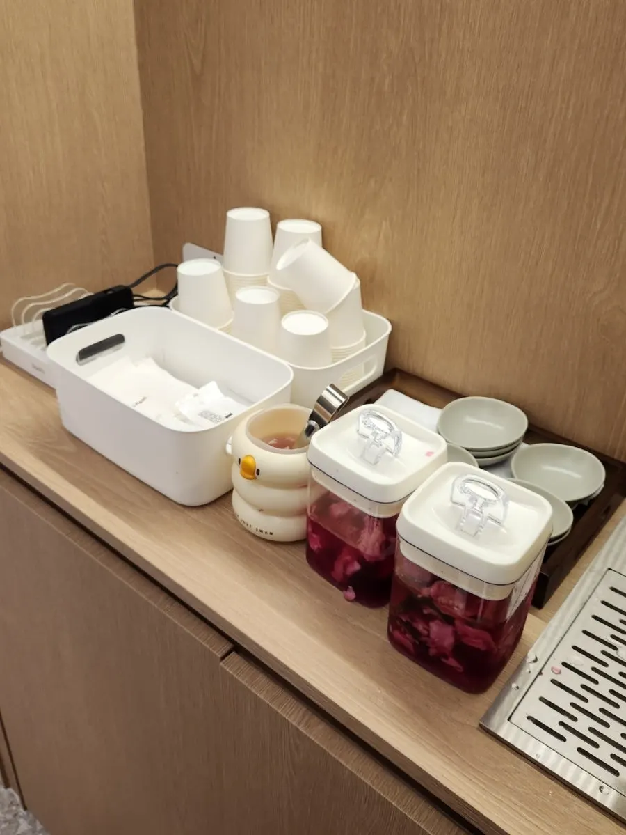 Self-service bar with pickles at Omil Hyehwa Daehangno