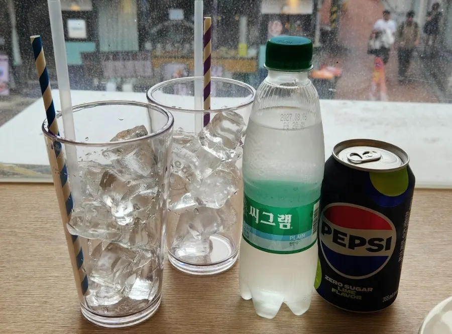 Set drinks served first with a separate ice cup