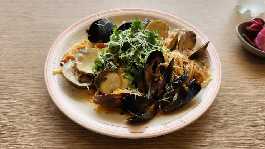 Spicy seafood oil pasta with shrimp and squid