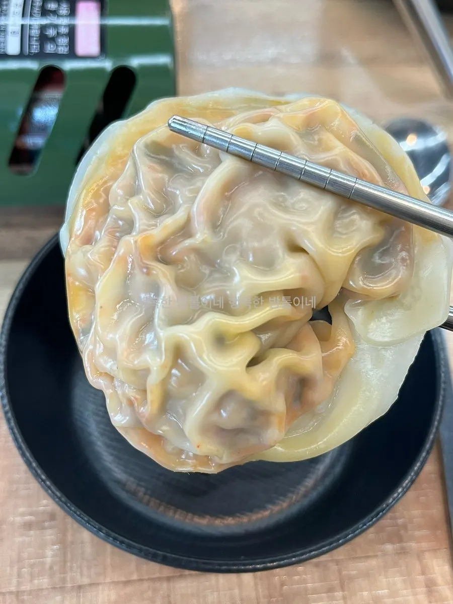 전골 국물과 건더기를 건져낸 접시