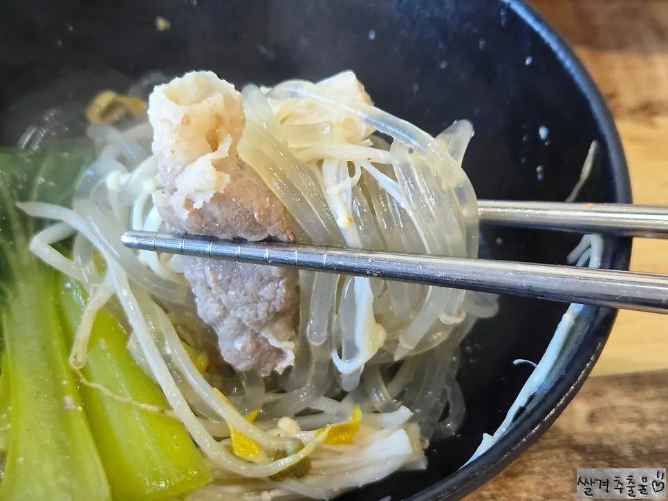 Dumplings from the hot pot in a side dish