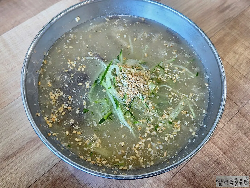 The free dessert cold noodles (mul-naengmyeon)