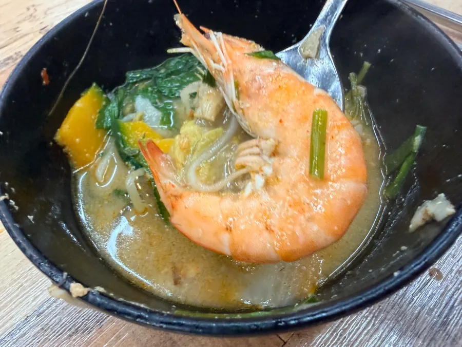 Sujebi added into the hot pot broth