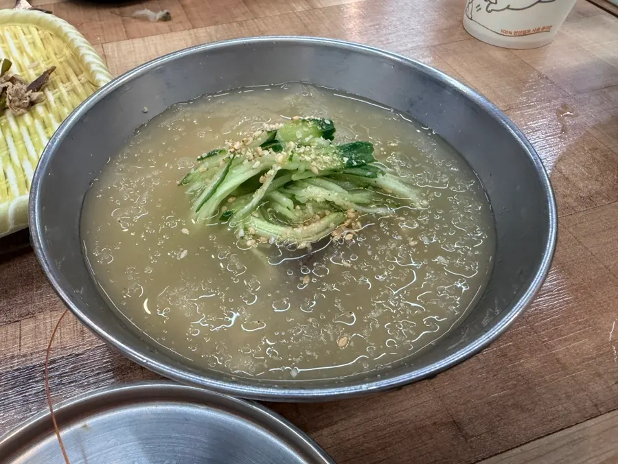Free dessert kudzu naengmyeon that comes with a hot pot order