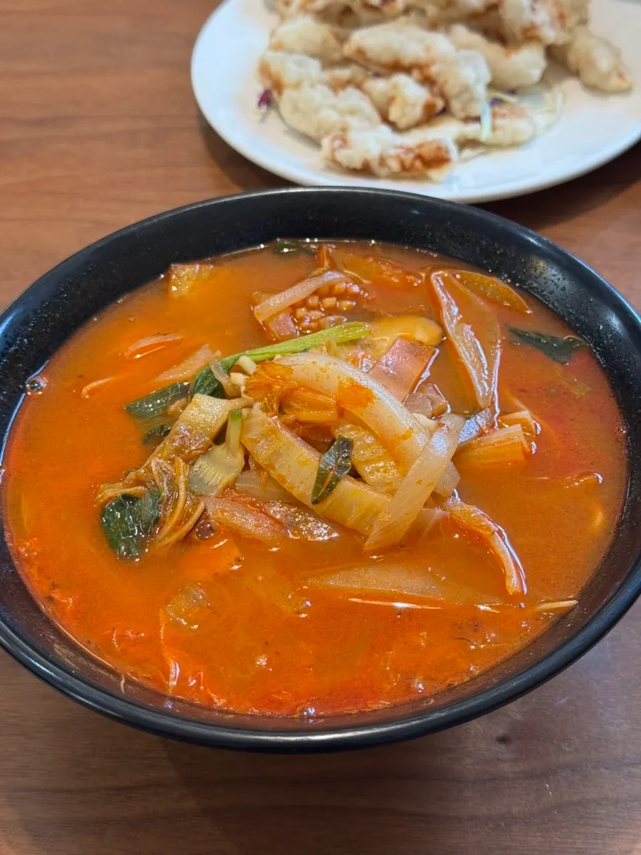 A bowl of jjinsagol seafood jjampong