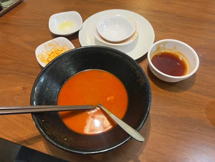 The table at Yugwanjang Banjeom Omokgyo Station Branch after finishing the meal