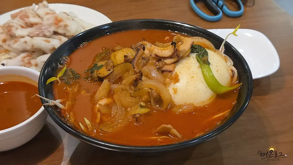 Cuttlefish jjampong at Yugwanjang Banjeom Omokgyo Station Branch
