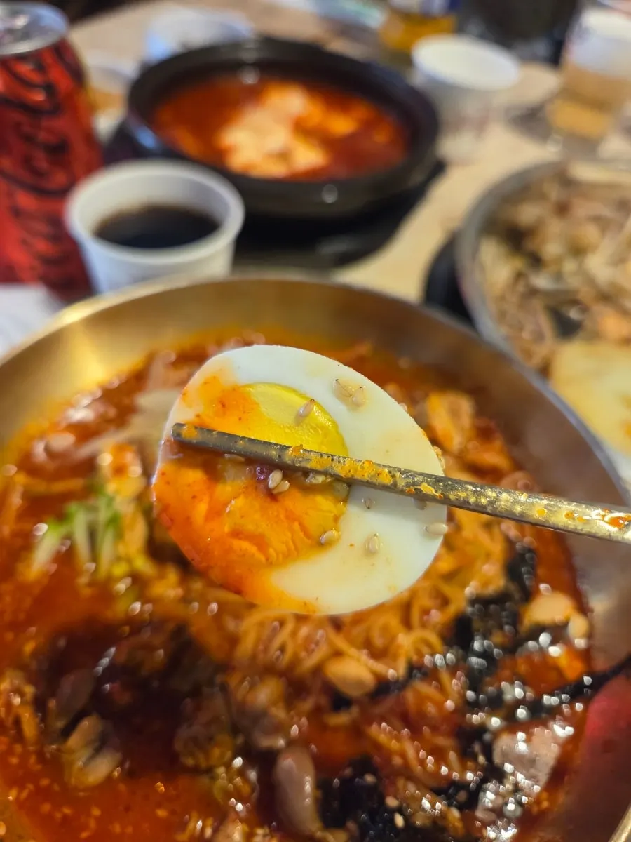 Golbimyeon eaten between bites of gopchang