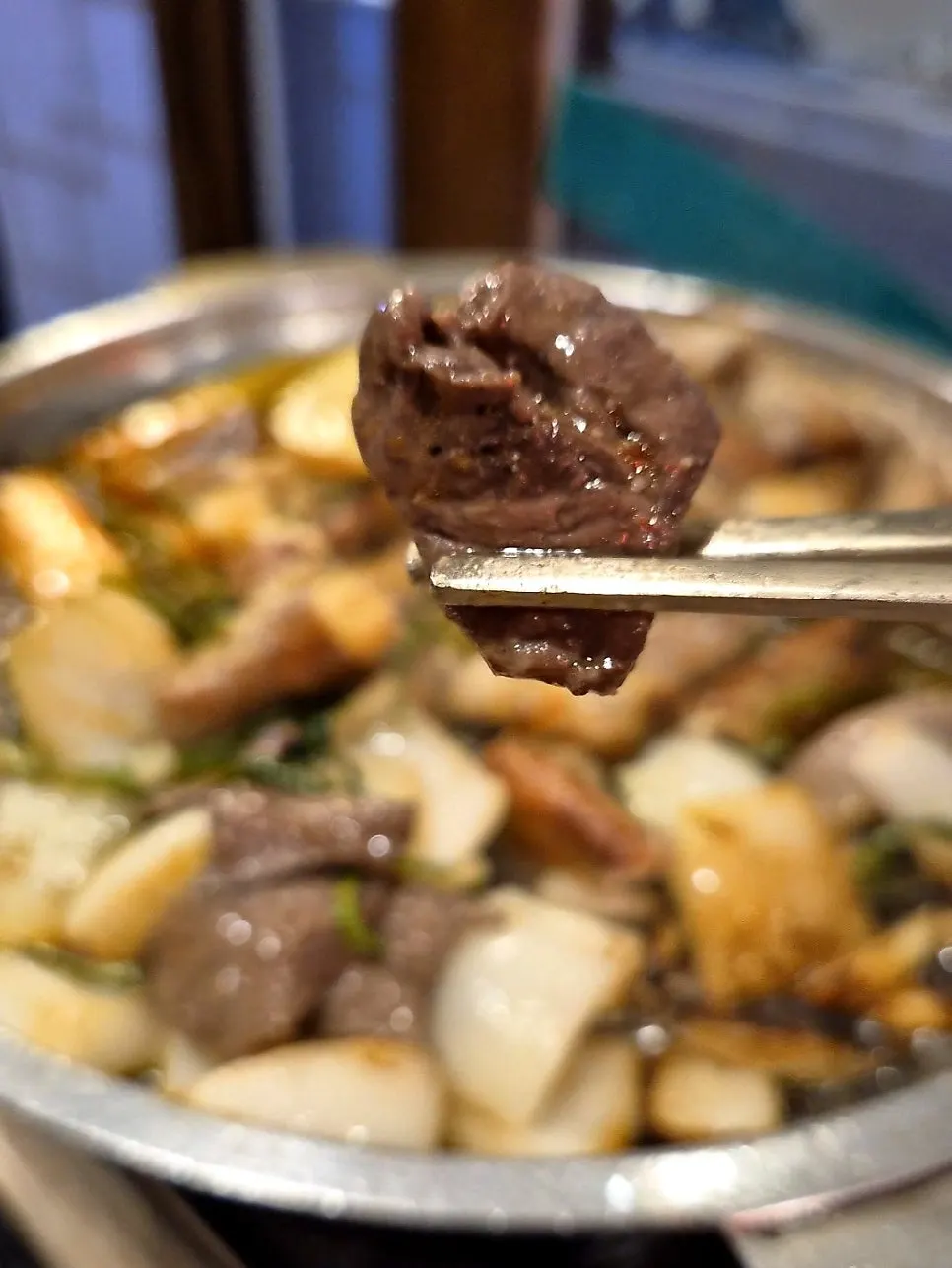 노릇하게 굽는 곱창