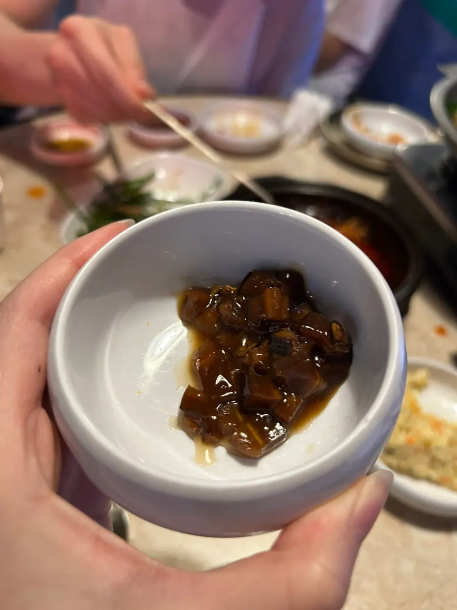 마무리로 볶은 곱창 볶음밥과 표고버섯 반찬