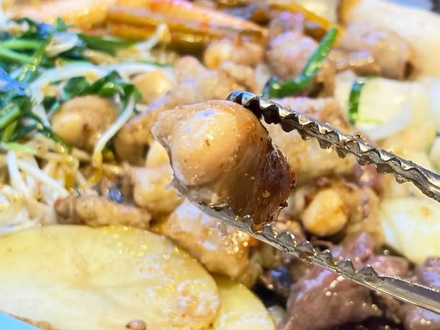 Close-up of fully cooked garlic gopchang