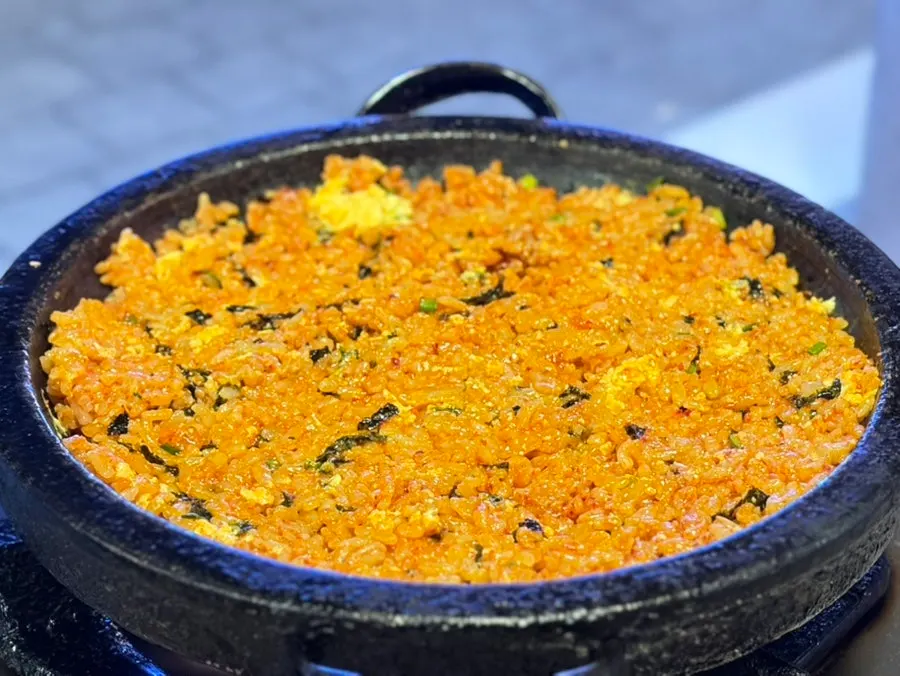 Omokgyo fried rice served as the finishing dish