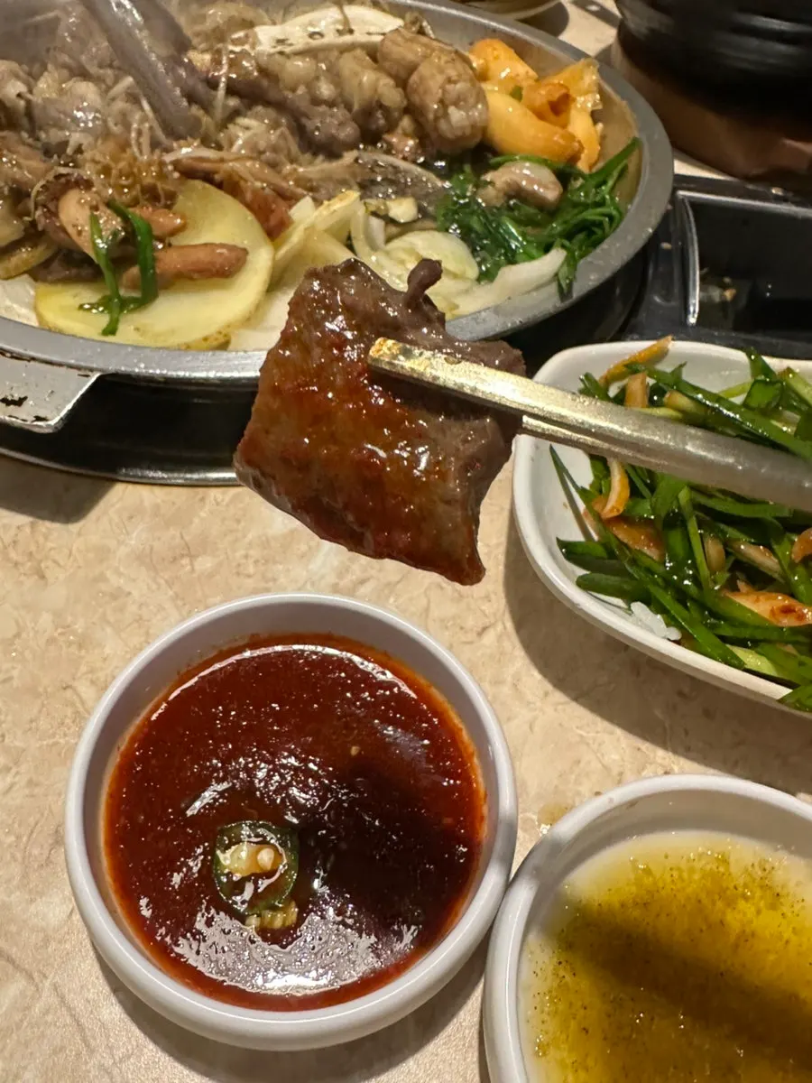 마늘이 들어간 수제 마늘 곱창 구이
