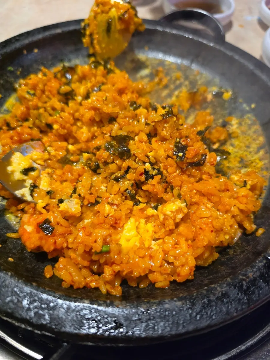 마무리로 볶은 오목교 볶음밥