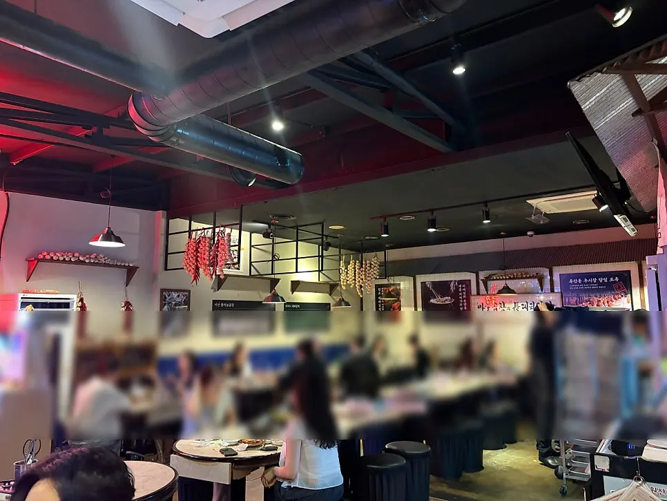 Interior full of Saturday evening customers