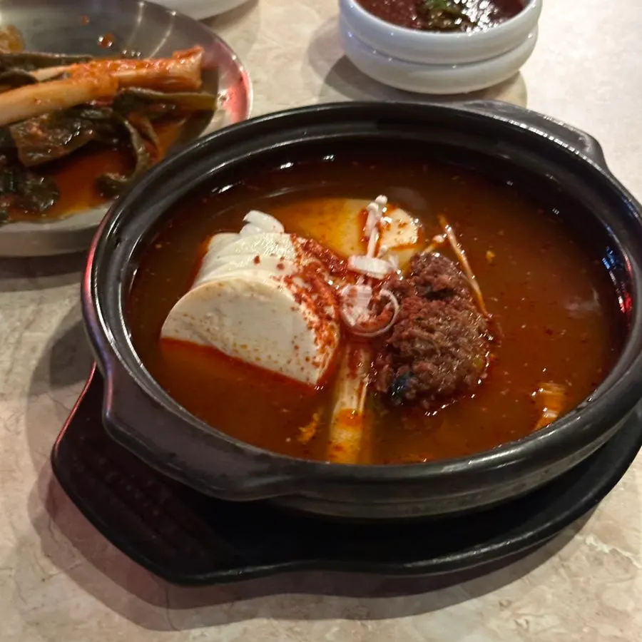 파김치와 양파장아찌, 콘샐러드 밑반찬