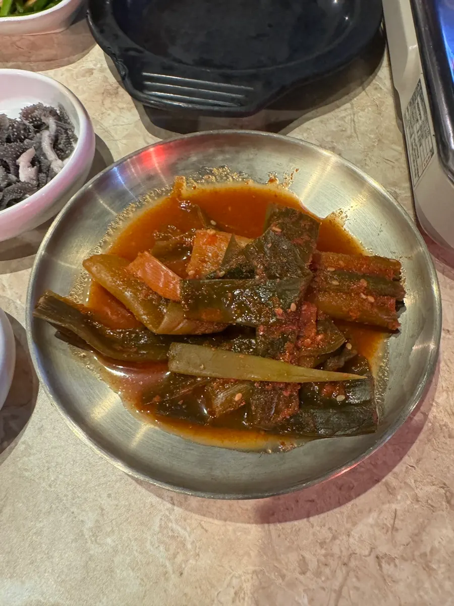 Basic banchan spread at Omokgyo Gopchang