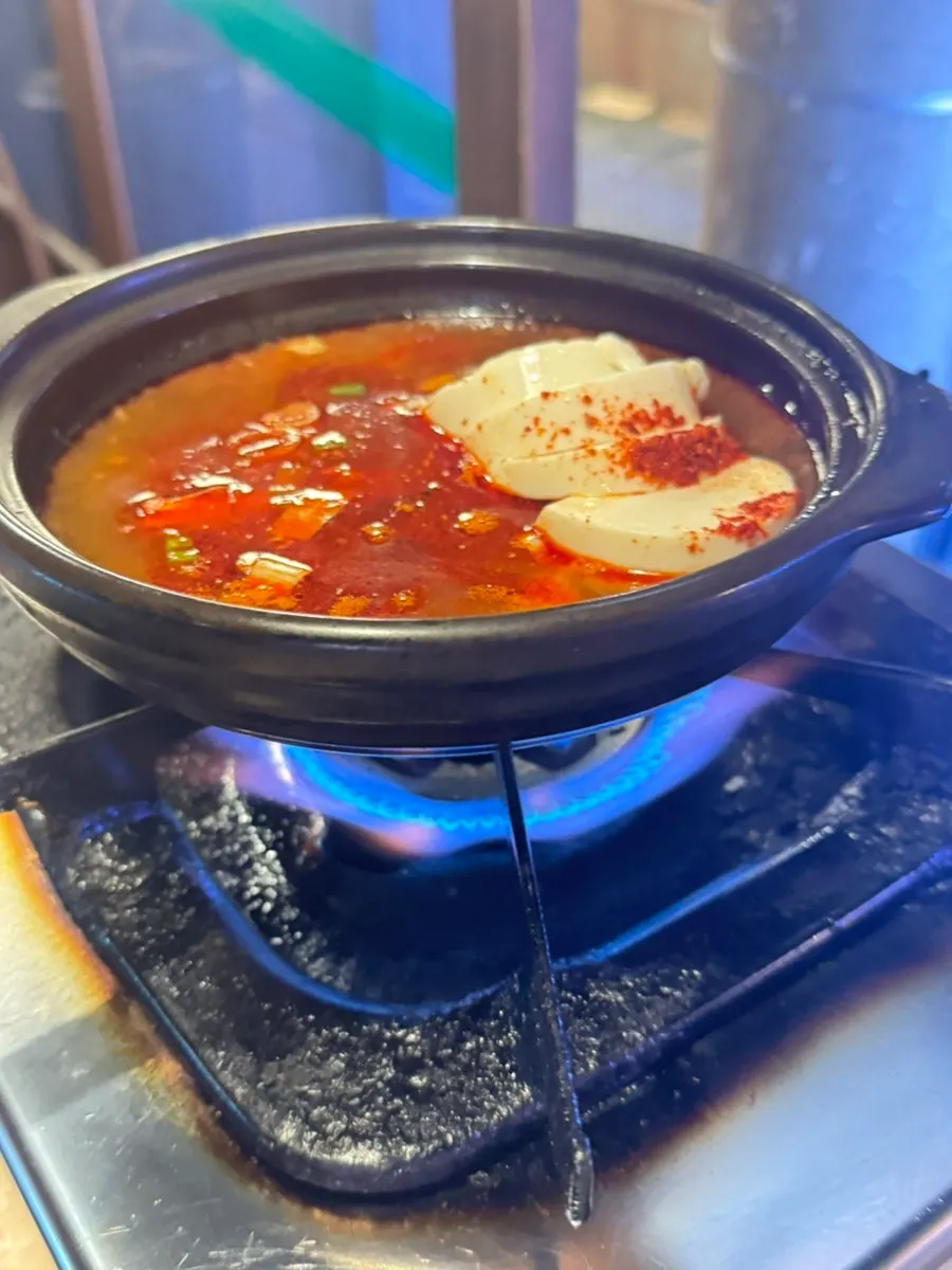 Basic side dishes served with the grilled gopchang