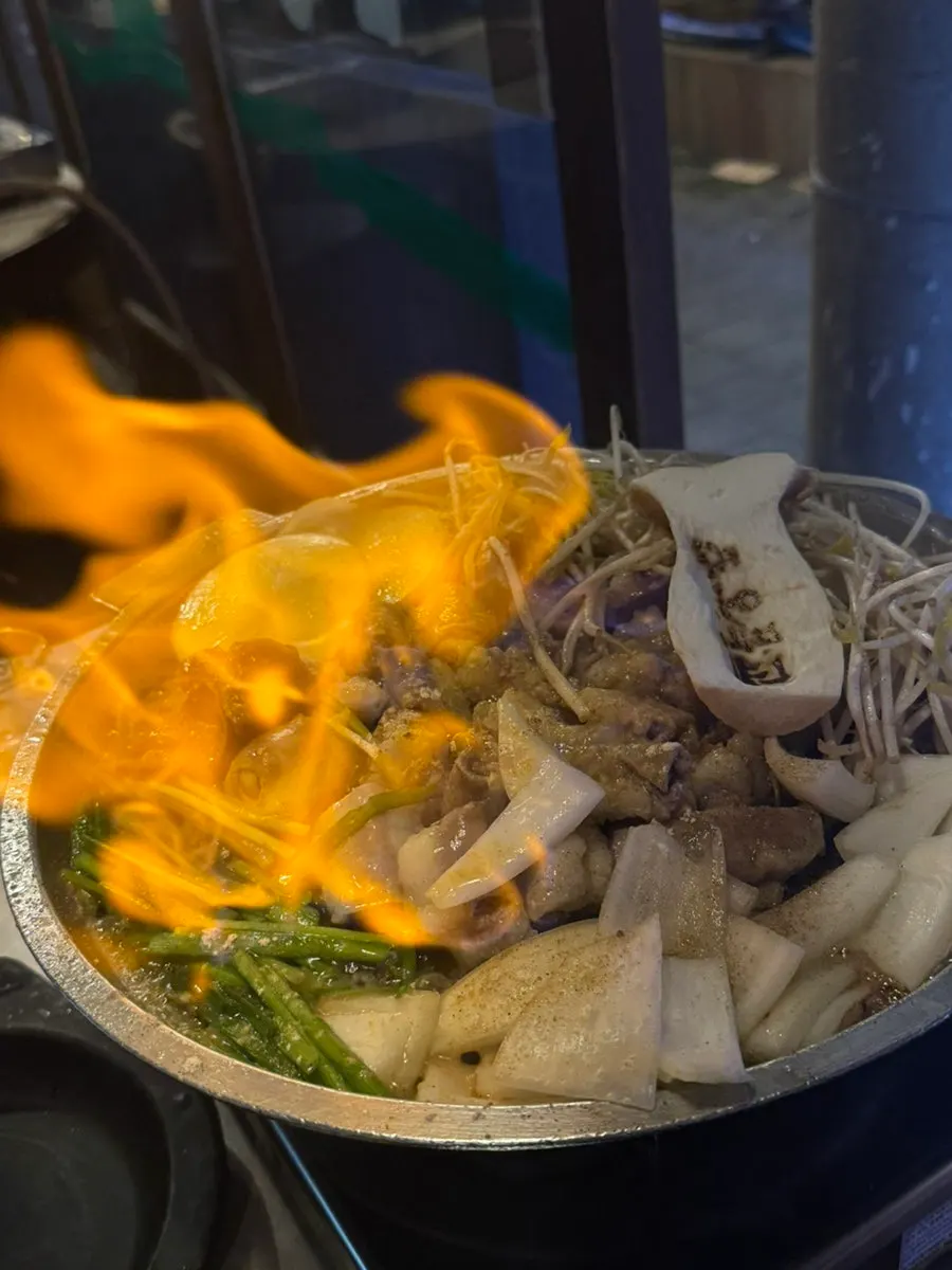 Fire show moment with the gopchang