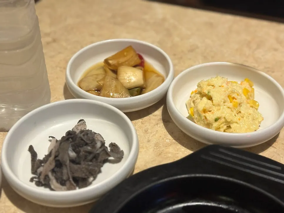Cheonyeop, onion sauce and other basic side dishes