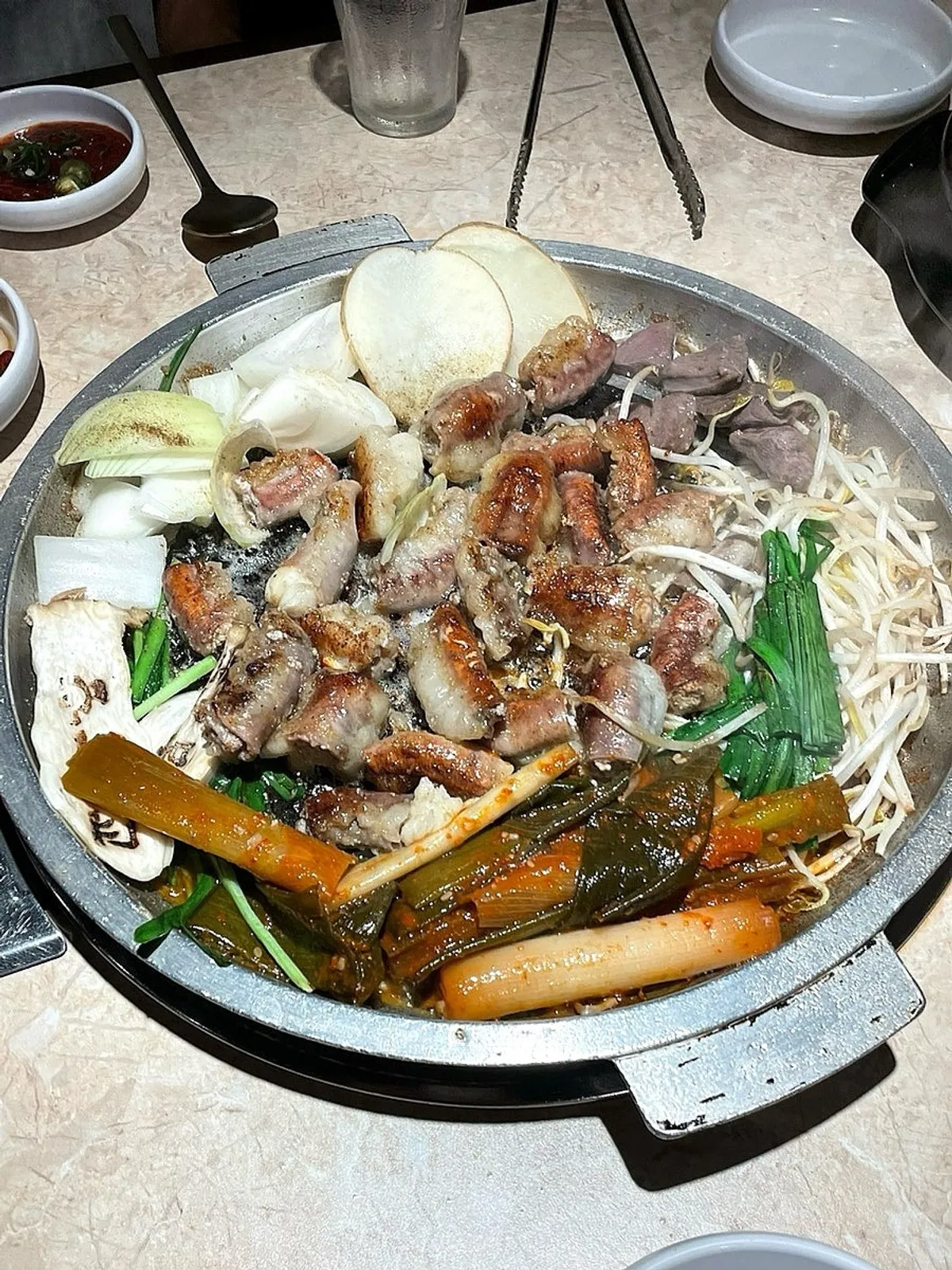 오목교곱창 목동본점 불판 위 소곱창