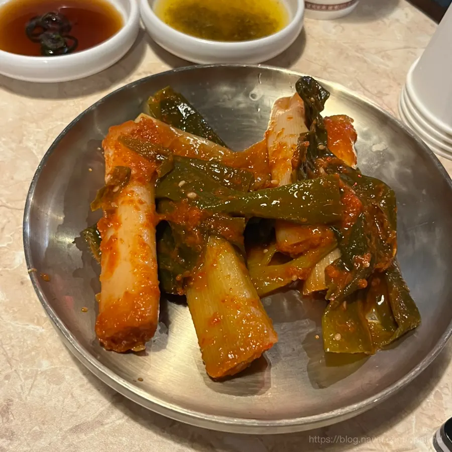 부추무침과 대파김치 기본 반찬
