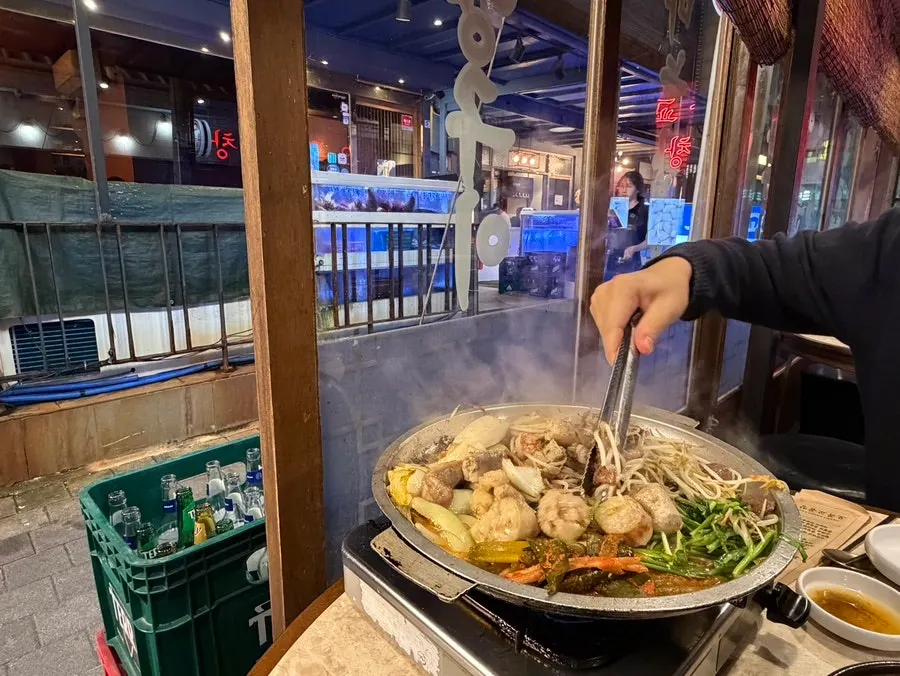 Gopchang, daechang, makchang, and beehive tripe cooking