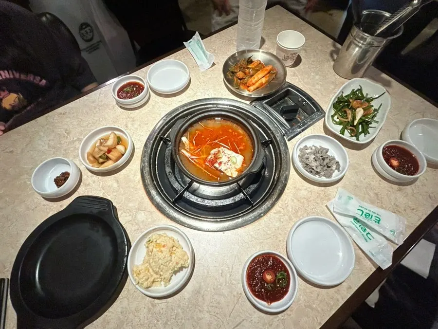 곱창 주문 시 함께 나온 순두부찌개