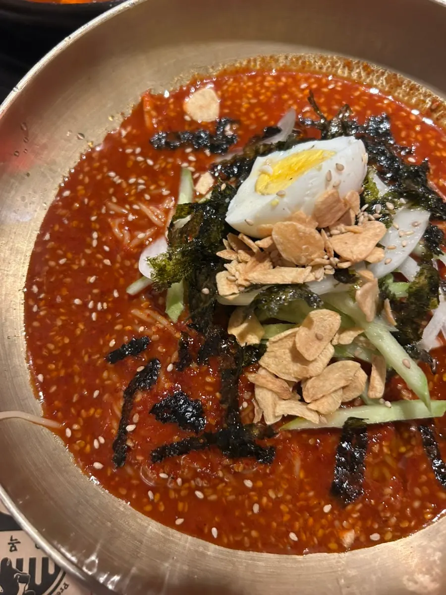 다 구워져 먹기 좋게 잘린 곱창