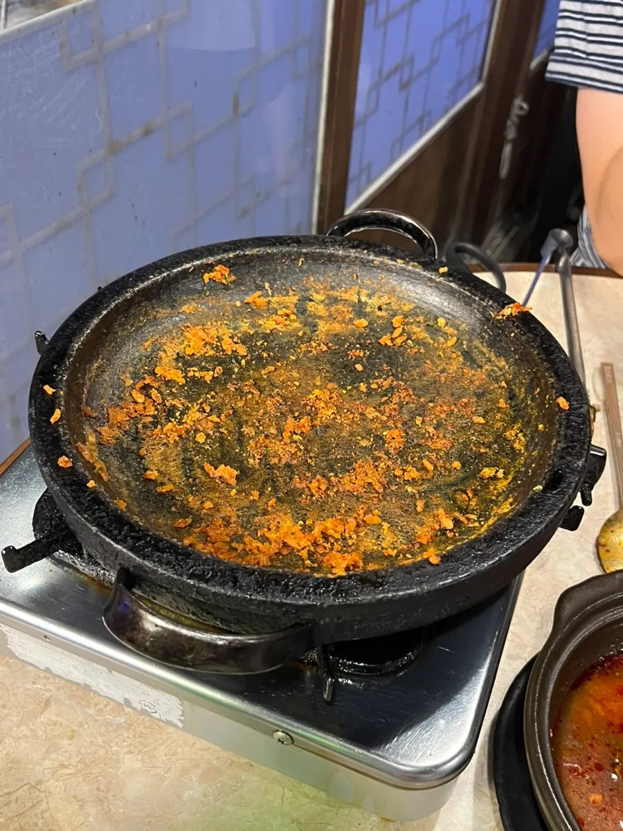 불판에서 볶는 오목교볶음밥