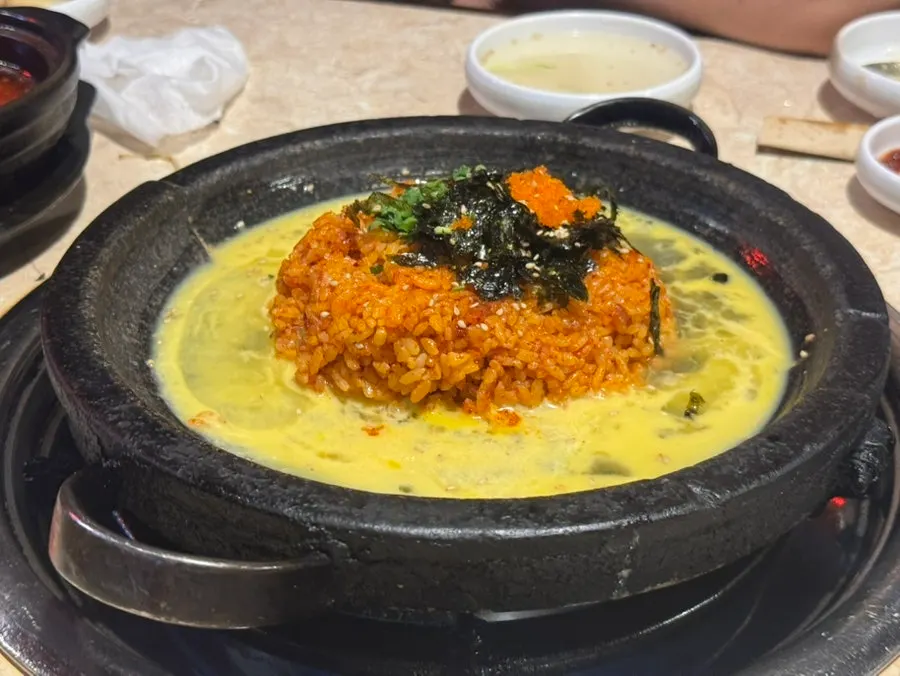 계란물 두른 곱창집 볶음밥