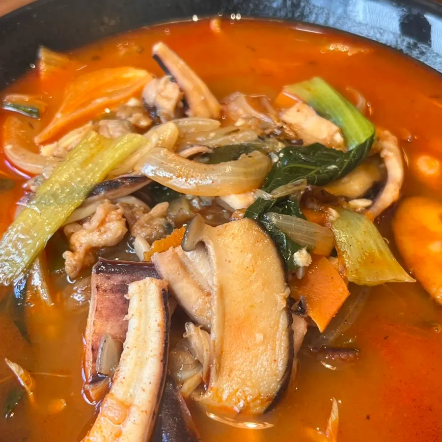 Seafood jjampong with deep broth